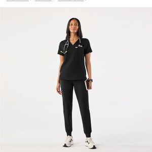 Figs “The Set” with Joggers - Black